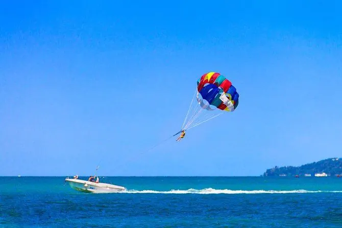 Parasailing 3